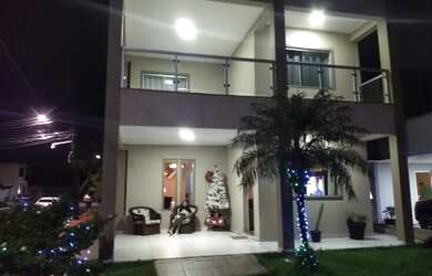 Imagem: O depósito possui 2 Vagas na garagem, 280m² de Área e está