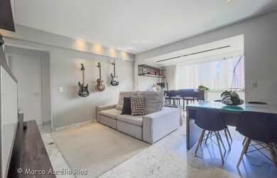 Imagem: O apartamento possui 2 Dormitórios, 2 Banheiros, 2 Vagas na