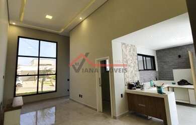 Imagem: A casa em condomínio possui 3 Dormitórios, 1 Banheiro, 2 Vagas