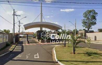 Imagem: A casa em condomínio possui 3 Dormitórios, 1 Banheiro, 1 Vaga