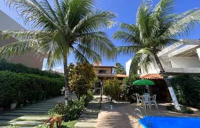 Imagem: A casa em condomínio possui 4 Dormitórios, 4 Banheiros, 4