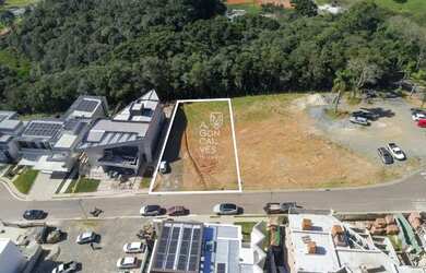 Imagem: O terreno à venda possui e está localizado em Cidade Industrial