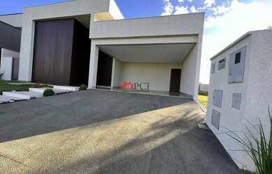 Imagem: A casa em condomínio possui 4 Dormitórios, 5 Banheiros, 4