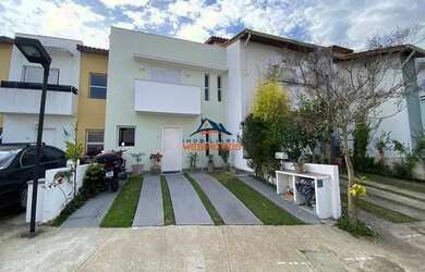 Imagem: A casa em condomínio possui 4 Dormitórios, 3 Banheiros, 2