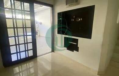 Imagem: A casa possui 2 Dormitórios, 1 Banheiro, 1 Vaga na garagem