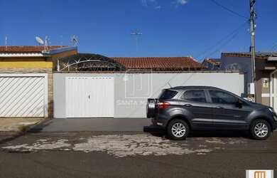 Imagem: A casa possui 3 Dormitórios, 2 Banheiros, 4 Vagas na garagem