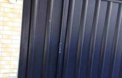 Imagem: A casa possui 3 Dormitórios, 3 Banheiros, 1 Vaga na garagem