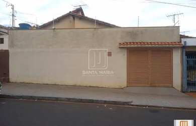 Imagem: A casa possui 3 Dormitórios, 2 Banheiros, 3 Vagas na garagem