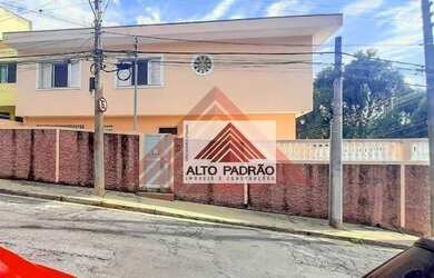 Imagem: A casa possui 5 Dormitórios, 1 Banheiro, 4 Vagas na garagem