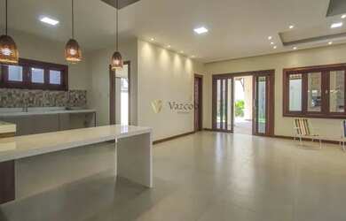 Imagem: A casa em condomínio possui 4 Dormitórios, 1 Banheiro, 4 Vagas