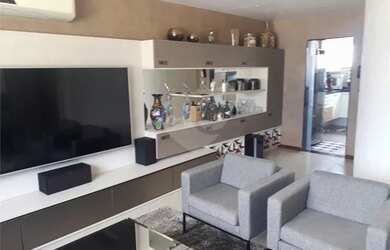 Imagem: O apartamento possui 3 Dormitórios, 3 Banheiros, 2 Vagas na