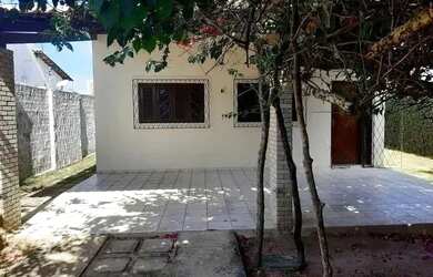 Imagem: A casa possui 2 Dormitórios, 1 Banheiro e está localizado