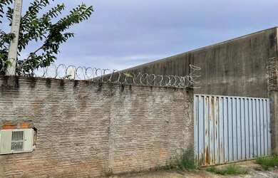 Imagem: O terreno possui 270m² de Área e está localizado em Estação