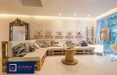 Imagem: A casa possui 5 Dormitórios, 5 Banheiros, 1 Vaga na garagem