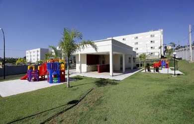 Imagem: O apartamento possui 2 Dormitórios, 1 Banheiro, 1 Vaga na garagem