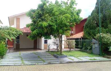 Imagem: A casa em condomínio possui 3 Dormitórios, 4 Banheiros e 170m²