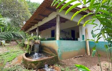 Imagem: A fazenda está localizado em Santuário, Trindade à venda