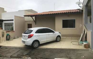 Imagem: A casa em condomínio possui 3 Dormitórios, 2 Banheiros, 2