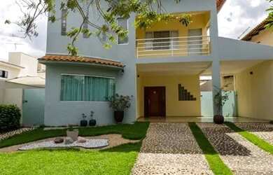 Imagem: A casa em condomínio possui 4 Dormitórios, 4 Banheiros, 2