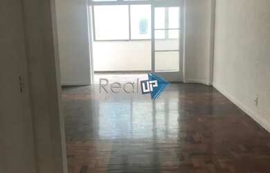 Imagem: O apartamento possui 3 Dormitórios, 3 Banheiros, 1 Vaga na