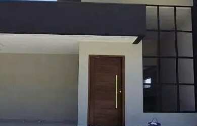 Imagem: A casa possui 3 Dormitórios, 3 Banheiros, 2 Vagas na garagem