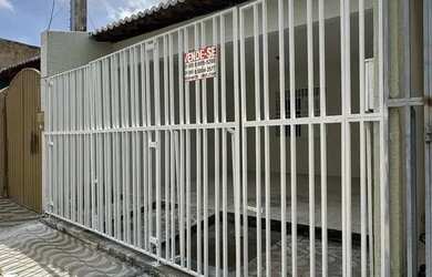 Imagem: A casa possui 2 Dormitórios, 1 Banheiro, 1 Vaga na garagem