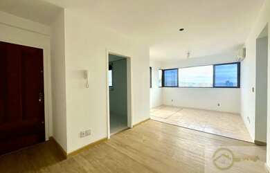 Imagem 6: Apartamento para Venda em Porto Alegre, Santana, 3 dormitórios, 1 suíte, 2 banheiros, 2 va