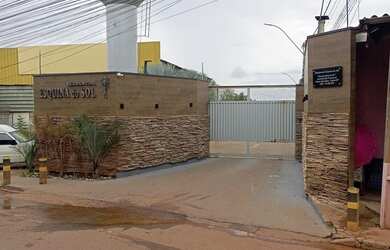 Imagem: A casa em condomínio possui 4 Dormitórios, 4 Banheiros, 5