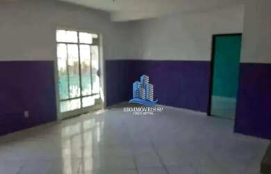 Imagem: O depósito possui 3 Vagas na garagem, 276m² de Área e está