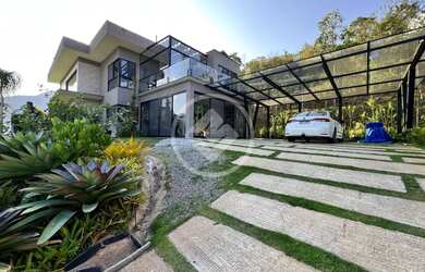 Imagem: A casa em condomínio possui 4 Dormitórios, 4 Banheiros, 3