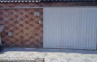 Imagem: A casa possui 3 Dormitórios, 3 Banheiros e 2 Vagas na garagem