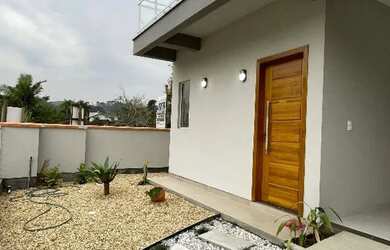 Imagem 2: Casa Nova a Venda. Área de serviço, 92m² de Área, 2 Vagas na garageme2...