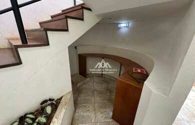 Imagem: O depósito possui 5 Vagas na garagem, 222m² de Área e está