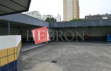 Imagem: O depósito possui 5 Vagas na garagem, 1.812m² de Área e