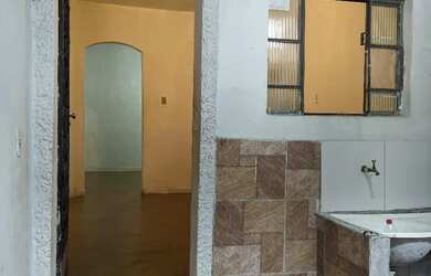 Imagem: A casa possui 2 Dormitórios, 1 Banheiro e 33m² de Área e