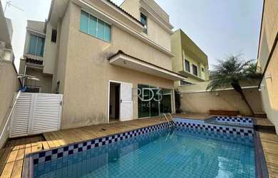 Imagem: A casa em condomínio possui 4 Dormitórios, 5 Banheiros, 5