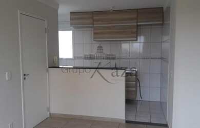 Imagem: O apartamento possui 2 Dormitórios, 1 Banheiro, 1 Vaga na garagem