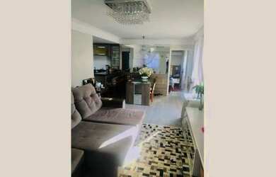 Imagem: A casa possui 3 Dormitórios, 2 Banheiros, 3 Vagas na garagem