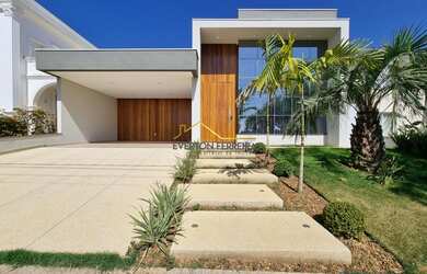 Imagem: A casa em condomínio à venda possui 3 Dormitórios, 4 Banheiros