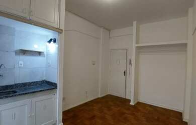 Imagem: A kitnet possui 1 Dormitório, 1 Banheiro, 16m² de Área e