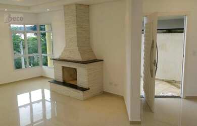 Imagem: A casa possui 2 Dormitórios, 2 Banheiros, 300m² de Área e