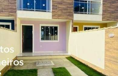 Imagem: A casa possui 2 Dormitórios, 3 Banheiros, 2 Vagas na garagem