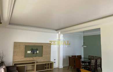 Imagem: A casa possui 4 Dormitórios, 3 Banheiros, 3 Vagas na garagem