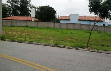 Imagem: O terreno possui 338m² de Área e está localizado em Parque