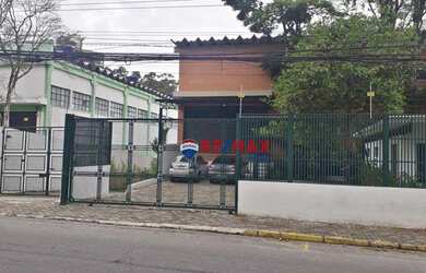 Imagem: O depósito possui 5 Vagas na garagem, 2.381m² de Área e