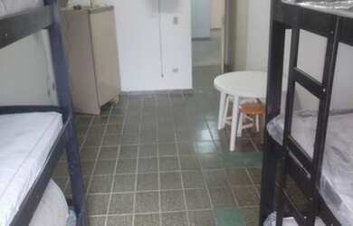 Imagem: A kitnet possui 1 Dormitório, 1 Banheiro, 1 Vaga na garagem