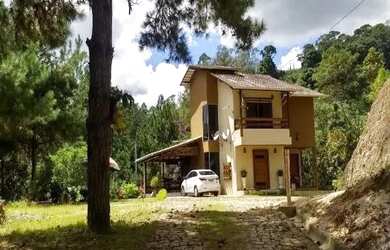 Imagem: A casa possui 2 Dormitórios, 3 Banheiros, 3 Vagas na garagem