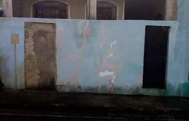 Imagem: A casa possui 3 Dormitórios, 2 Banheiros e está localizado