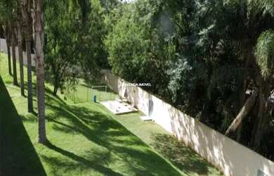 Imagem: O apartamento possui 3 Dormitórios, 1 Banheiro, 2 Vagas na