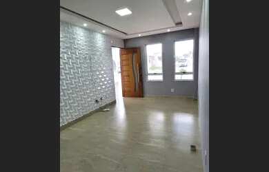 Imagem: A casa em condomínio possui 3 Dormitórios, 1 Banheiro, 2 Vagas